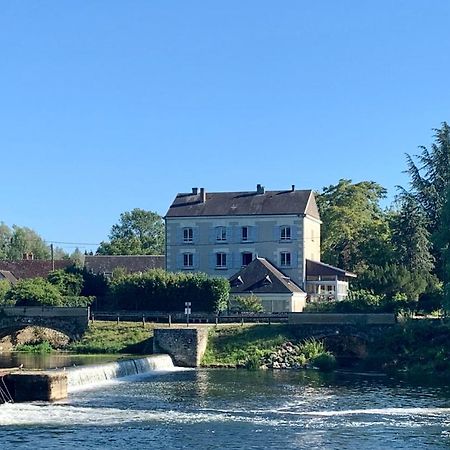 Le Moulin Du Port Bed & Breakfast แซ็งต์-จอร์จ-ซูร์-แชร์ ภายนอก รูปภาพ