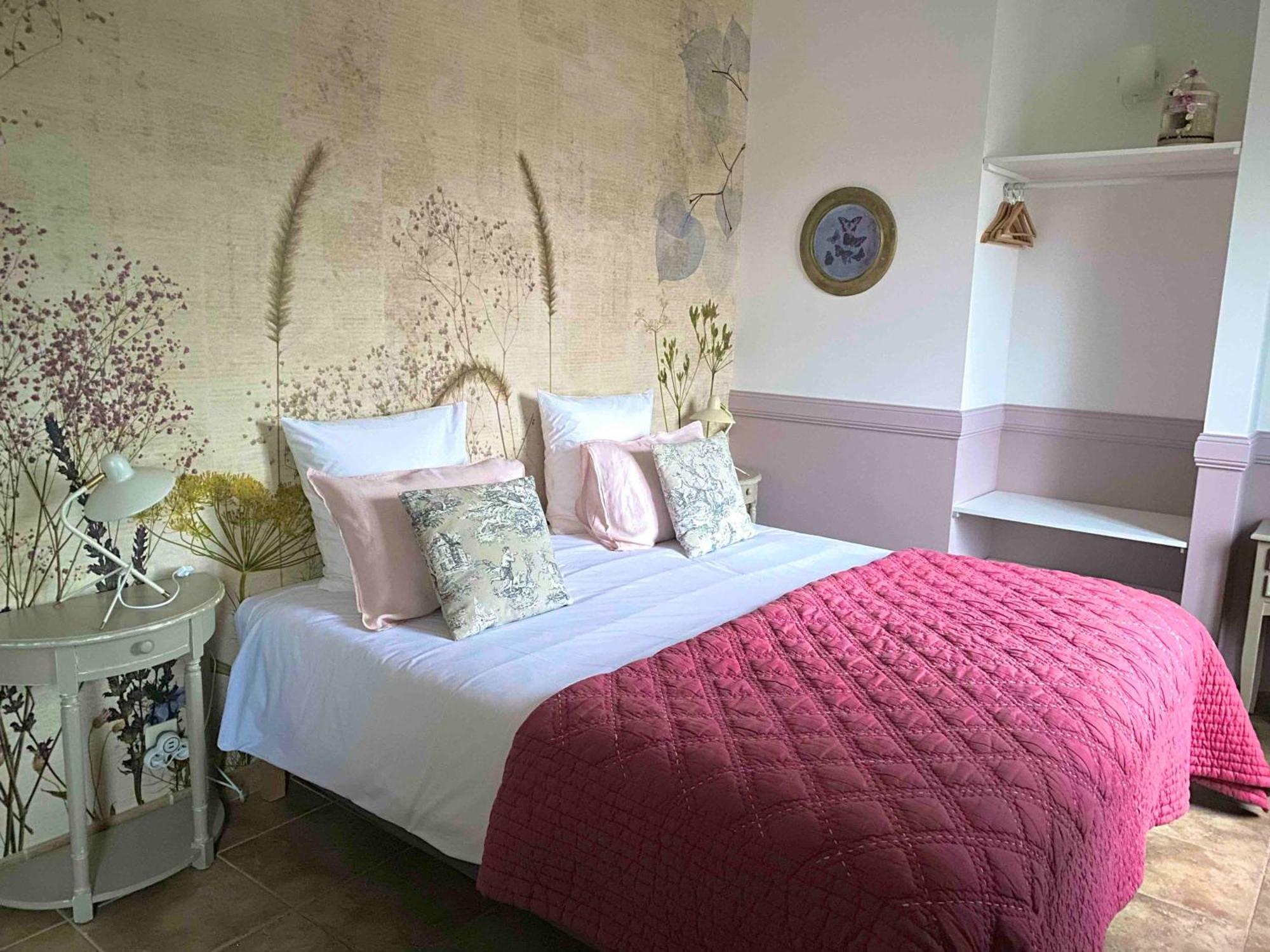 Le Moulin Du Port Bed & Breakfast แซ็งต์-จอร์จ-ซูร์-แชร์ ภายนอก รูปภาพ
